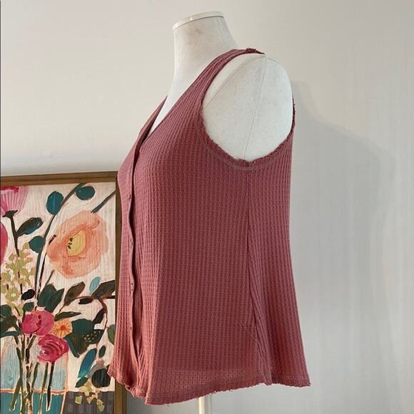 Women's Sleeveless Button-Down Top - Muted/Dark Pink - Picture 2 of 8